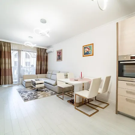 Grand Karavel Center Lux Apartment